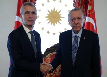 Stoltenberg Erdoğan'la görüşmeden sonra açıkladı: Türkiye, NATO üyeliği için İsveç'le yeniden masaya oturuyor