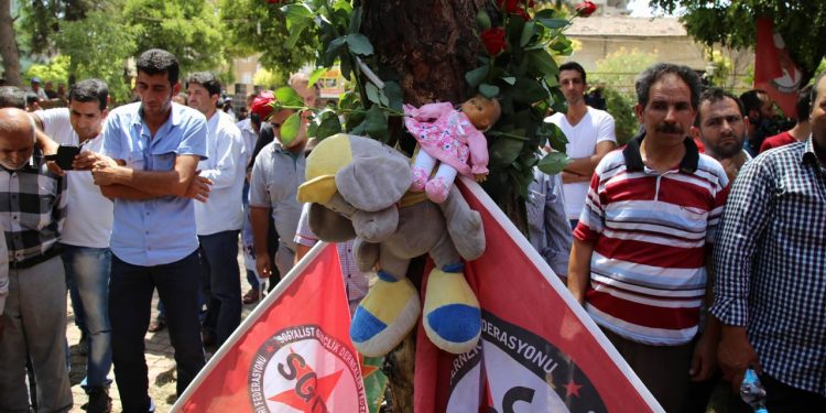 Suruç ailelerine açılan 'tehdit ve hakaret' davası ertelendi