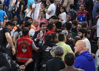 TBF Disiplin Kurulu'ndan Anadolu Efes ve Fenerbahçe Beko'ya ceza