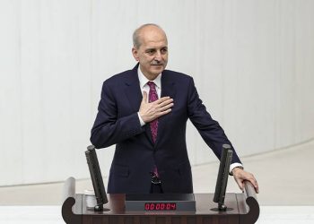 Türkiye Büyük Millet Meclisi, 28'inci dönem için yeni başkanını seçiyor. Oturumu MHP Genel Başkanı Devlet Bahçeli yönetti. AKP ve MHP'nin adayı Numan Kurtulmuş, ilk turda 317, ikinci turda 321, üçüncü turda ise 321 oy alarak TBMM'nin 31. başkanı seçildi.