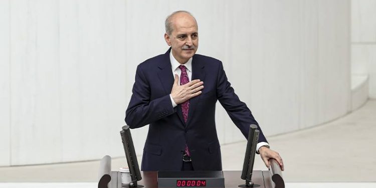 Türkiye Büyük Millet Meclisi, 28'inci dönem için yeni başkanını seçiyor. Oturumu MHP Genel Başkanı Devlet Bahçeli yönetti. AKP ve MHP'nin adayı Numan Kurtulmuş, ilk turda 317, ikinci turda 321, üçüncü turda ise 321 oy alarak TBMM'nin 31. başkanı seçildi.