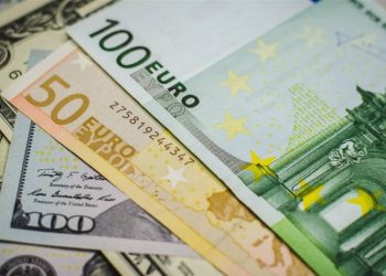 TL'deki erime sürüyor: Döviz kurları güne rekorla başladı