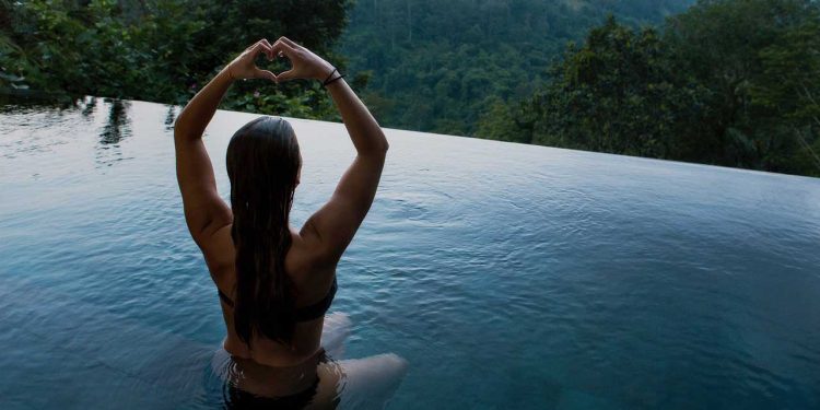 Tatil sezonu açıldı: Havuzlarda enfeksiyon riski