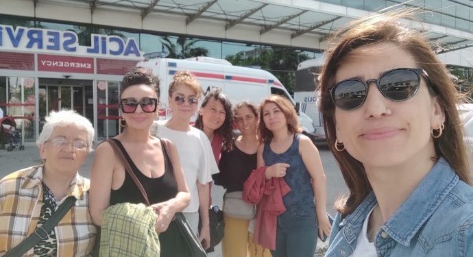 Galatasaray Meydanı’nda ters kelepçeyle gözaltına alınan Cumartesi Anneleri ve hak savunucuları serbest bırakıldı