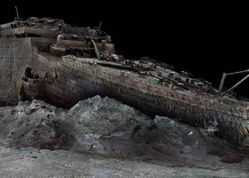 Titanik'e dalan turistlerin sağ bulunması için son 40 saat olabilir