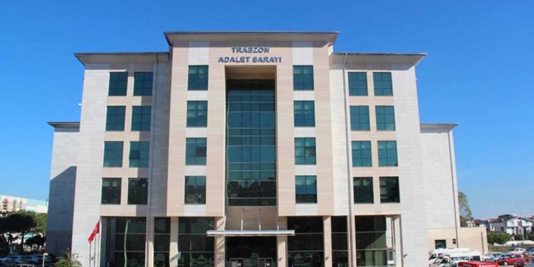 Trabzon Adliyesi'nde 'protokol' girişi yapılmış