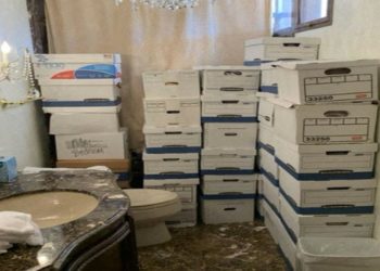 Trump'a 37 adet suçlama yöneltildi: Nükleer sırları malikanesindeki duşta saklamış