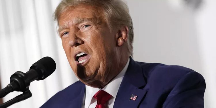 Devlete ait gizli belgeleri Miami'deki malikanesi Mar-o-Lago'da yasa dışı olarak saklama suçlamasıyla hakim karşısına çıkan Eski Amerika Birleşik Devletleri Başkanı Donald Trump, televizyonda yayınlanan bir röportajında hakkındaki suçlamalara ilişkin yorumlar yaptı.