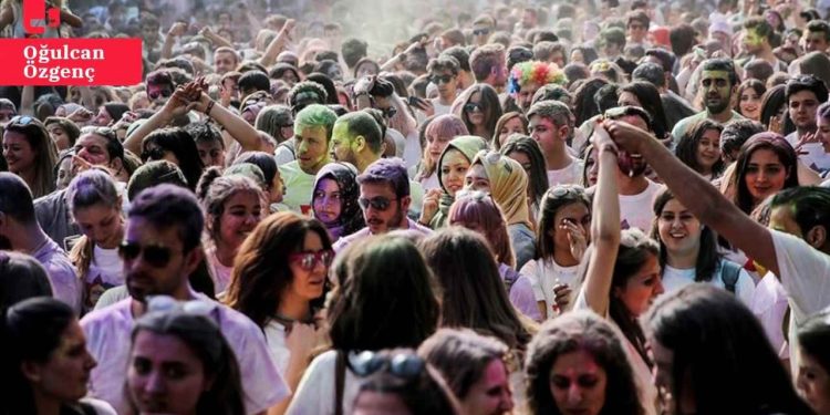 'Türkiye’de gençlerin hayatını kolaylaştıracak politikalar tartışılmıyor’