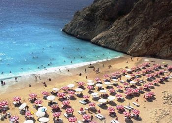 Türkiye’de tatil, turistlere bile pahalı gelmeye başladı