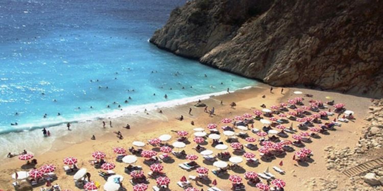 Türkiye’de tatil, turistlere bile pahalı gelmeye başladı