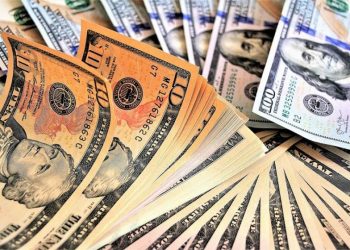 Hazine ve Maliye Bakanlığı, 31 Mart itibarıyla Türkiye'nin brüt dış borç stokunun 475,7 milyar dolar, net dış borç stokunun ise 255 milyar dolar olduğunu açıkladı.