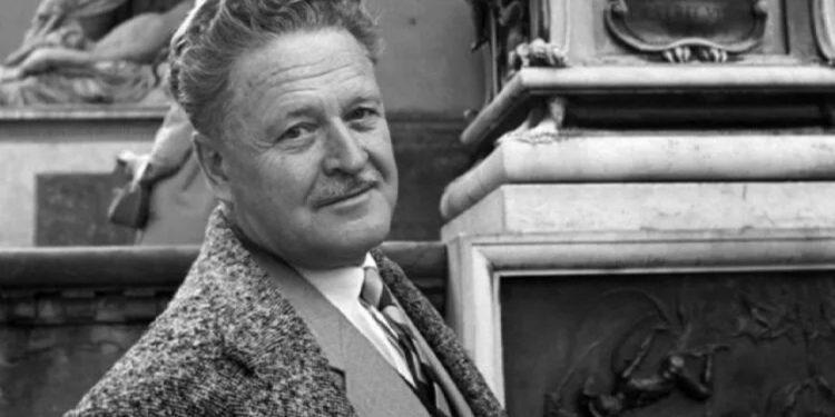 Vefatının 60'ncı yılında anılan şair Nâzım Hikmet Ran kimdir?