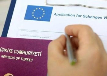 Vize krizinde yeni perde: Hollanda'dan Türk pasaportuna büyüteçli inceleme