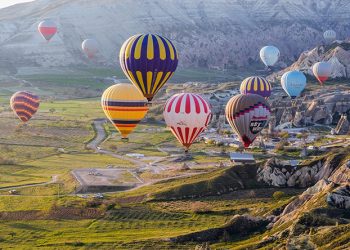 YERLİ TURİSTLER SADECE İZLİYOR | Kapadokya’da 1 saatlik balon turu 200 Euro’ya kadar çıktı