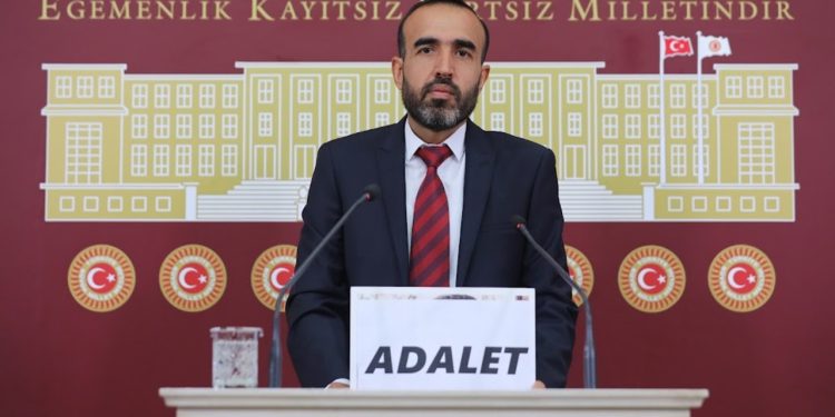 YSP'li Ferit Şenyaşar'dan, Şenyaşar ailesi ve Cumartesi Anneleri için önerge