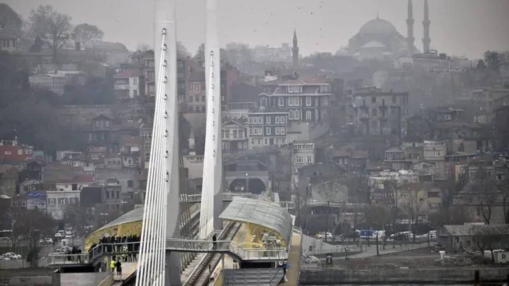 Yenikapı-Hacıosman metro seferlerinde aksama