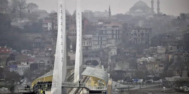 Yenikapı-Hacıosman metro seferlerinde aksama