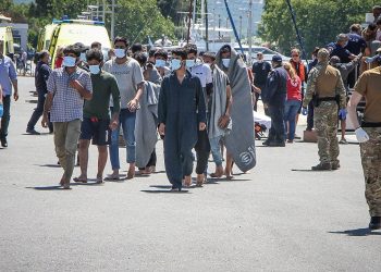 Yunanistan açıklarında göçmenleri taşıyan tekne alabora oldu: En az 59 ölü