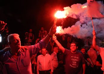 Yunanistan'da Miçotakis liderliğindeki Yeni Demokrasi seçim yarışında önde
