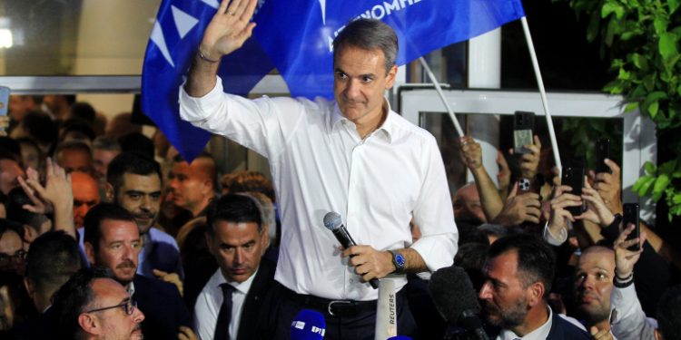 Yunanistan’da seçimin galibi Miçotakis oldu