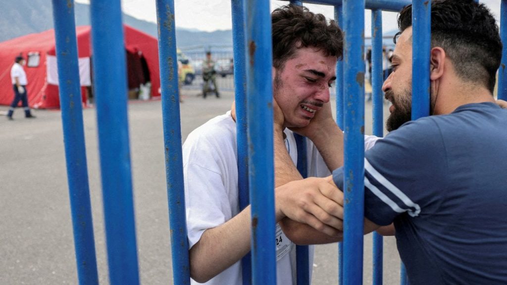 Yunanistan'daki göçmen faciası: Hayatta kalanlar Yunan Sahil Güvenliği'ni suçluyor