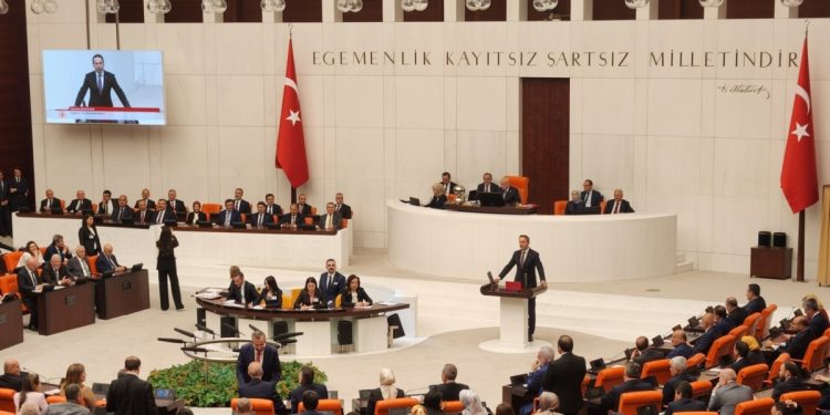İsveç NATO üyeliği için Ekim’i bekleyecek