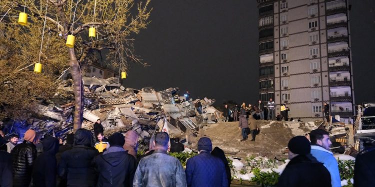 Depremde 49 kişinin öldüğü apartmanın sanıklarına 22 yıl hapis istemi