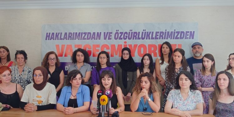 Kadınlardan AB’ye giriş için ‘İstanbul Sözleşmesi’ne dönüş çağrısı