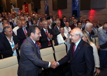 CHP’de “değişim mi ihanet mi” gerilimi büyüyecek mi?