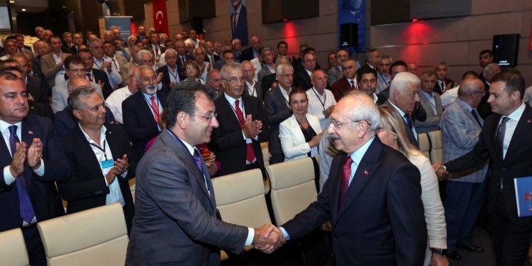 CHP’de “değişim mi ihanet mi” gerilimi büyüyecek mi?