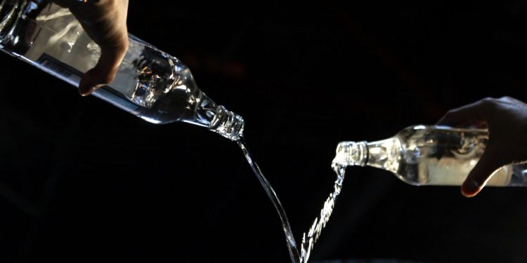 1 litre rakıda vergi 449 liraya çıktı