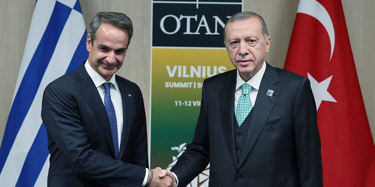 Erdoğan, Yunanistan Başbakanı Miçotakis ile bir araya geldi