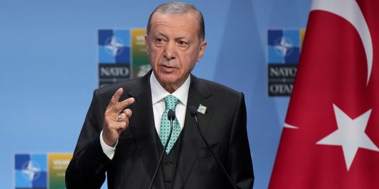 Erdoğan: İsveç’in NATO üyeliği terörle mücadelede iş birliği yapmasına bağlı