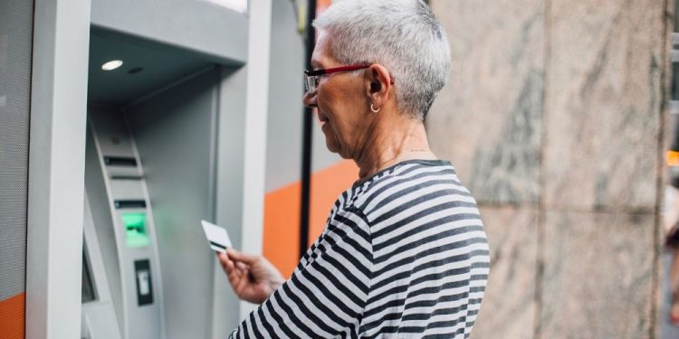 Zamlı memur maaşlarının asgari ücret ve açlık sınırına oranı son 10 yılda nasıl değişti?