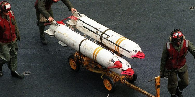 ABD Ukrayna’ya misket bombası gönderiyor