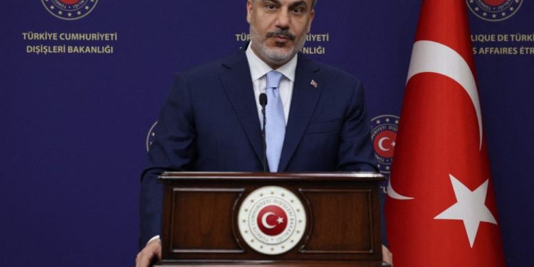 Dışişleri Bakanı Fidan’dan İsveç’e çağrı: Kuran’ın yakılmasını önlemek için somut adımlar atın