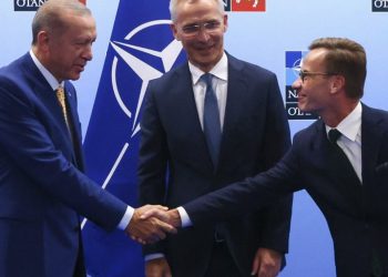 Türkiye, İsveç’in NATO üyeliğini onaylamayı kabul etti