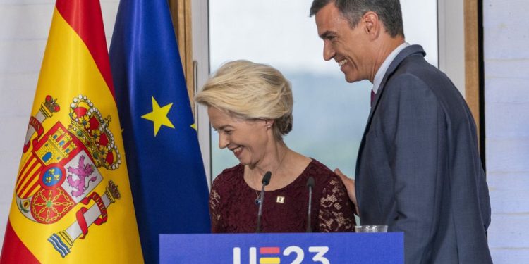 Von der Leyen: Ukrayna, Moldova ve Batı Balkanların yönü AB’ye tam üyelik