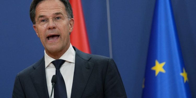 Hollanda Başbakanı Mark Rutte seçimlerin ardından siyaseti bırakacağını açıkladı