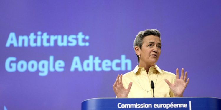 Macron’un eleştirisi sonrası Amerikalı ekonomist AB’ye danışmanlık rolünden vazgeçti