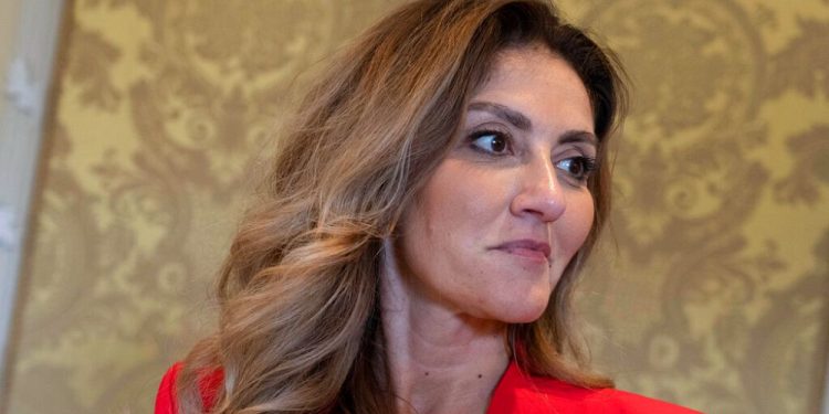 Hollanda’da Ankara doğumlu Dilan Yeşilgöz, Başbakan Rutte’nin yerine adaylığını ilan etti