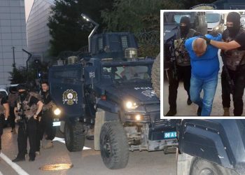 15 Temmuz ayarlı cemaat operasyonunda 40 gözaltı: Suç delili market alışveriş kartı