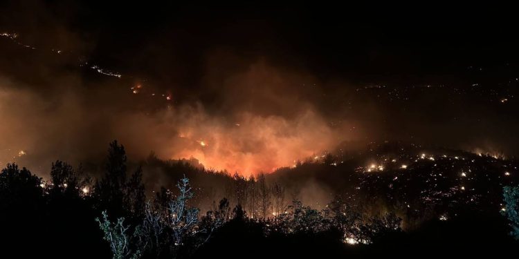 19 yangından 16'sı söndürüldü: Hatay, Çanakkale ve Mersin yanmaya devam ediyor