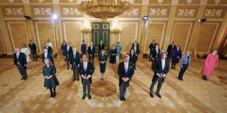 21.500 sığınmacı Hollanda’da koalisyonu bitirdi