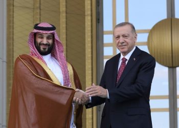 Cumhurbaşkanı Erdoğan darboğazdaki ekonomiye taze para arayışıyla Körfez Arap ülkelerine gidiyor