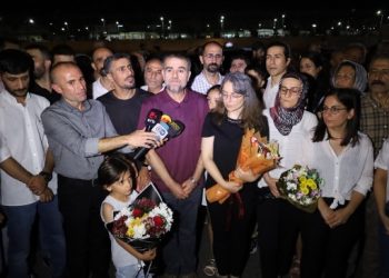 Gazeteciler cezaevinden çıktı: Özgür basın susturulamaz
