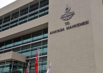Yerel mahkeme AYM kararına uymadı