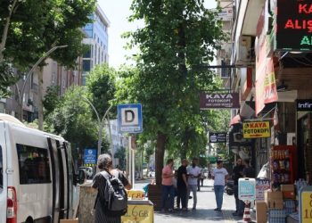 Amed’te zam tepkisi: Fakirler cefada, zenginler sefada