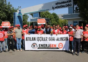 İşten atılan DEDAŞ işçileri oturma eylemi başlattı